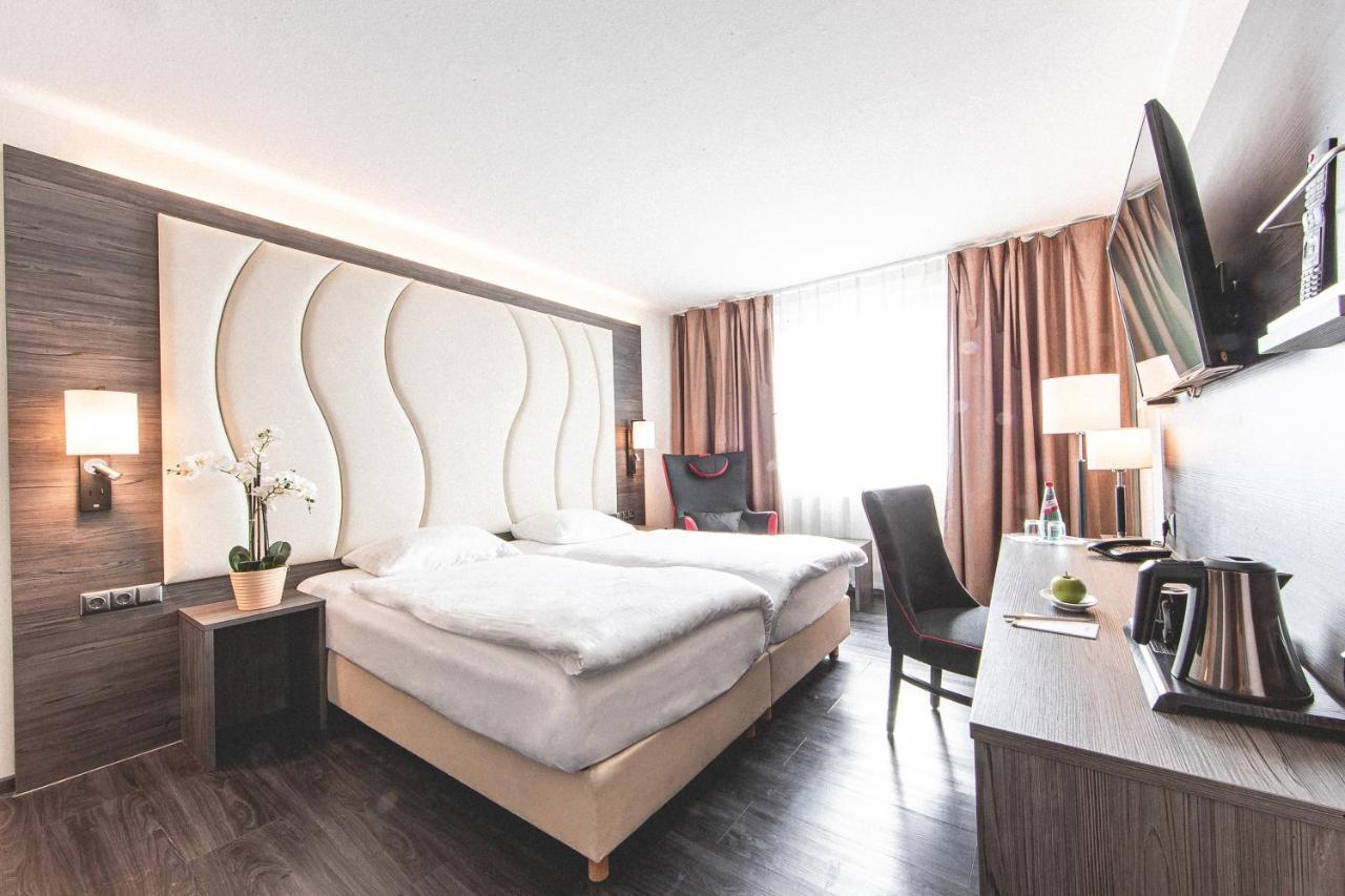 Plaza Hotel Hanau Bagian luar foto