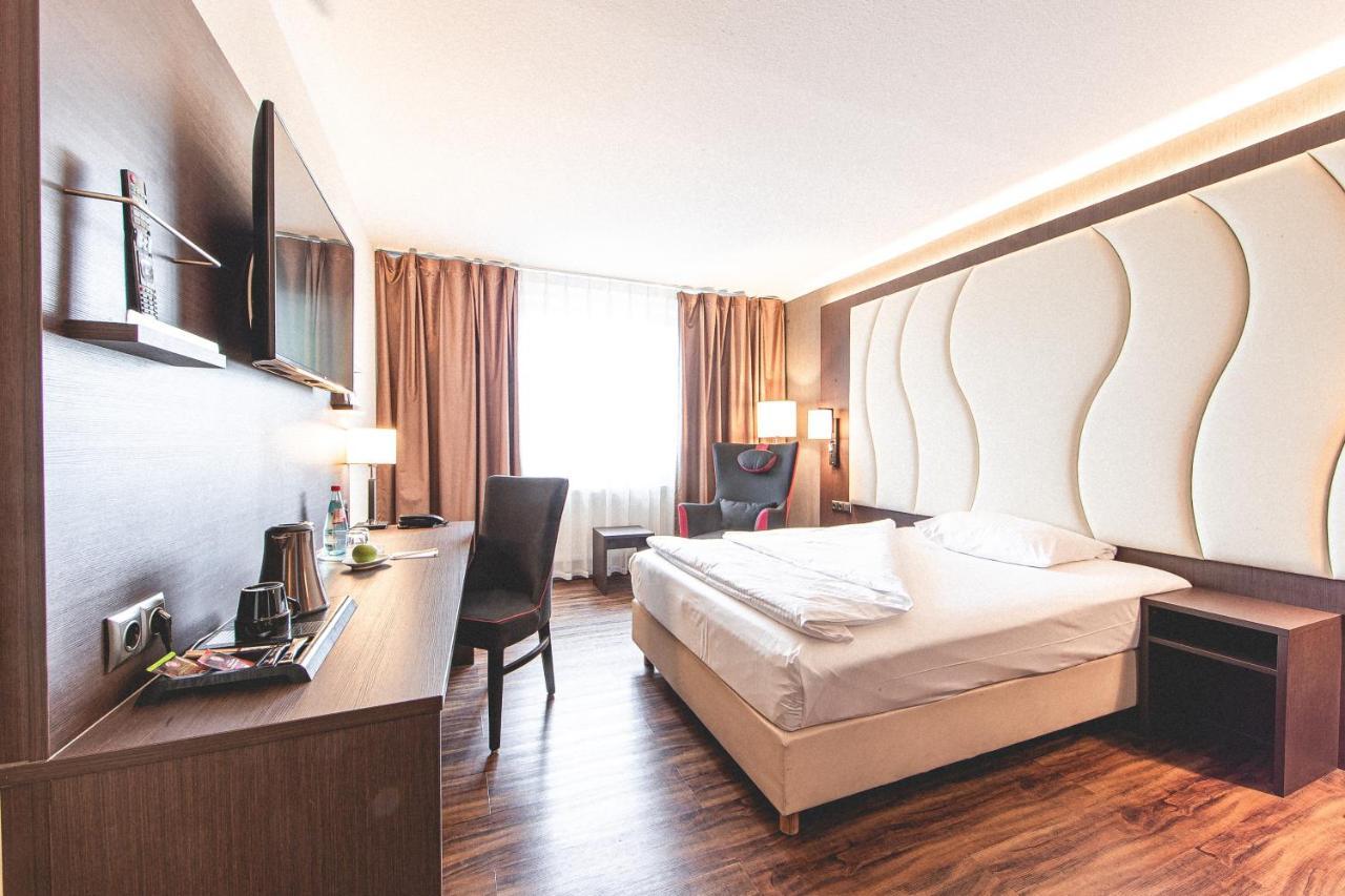 Plaza Hotel Hanau Bagian luar foto