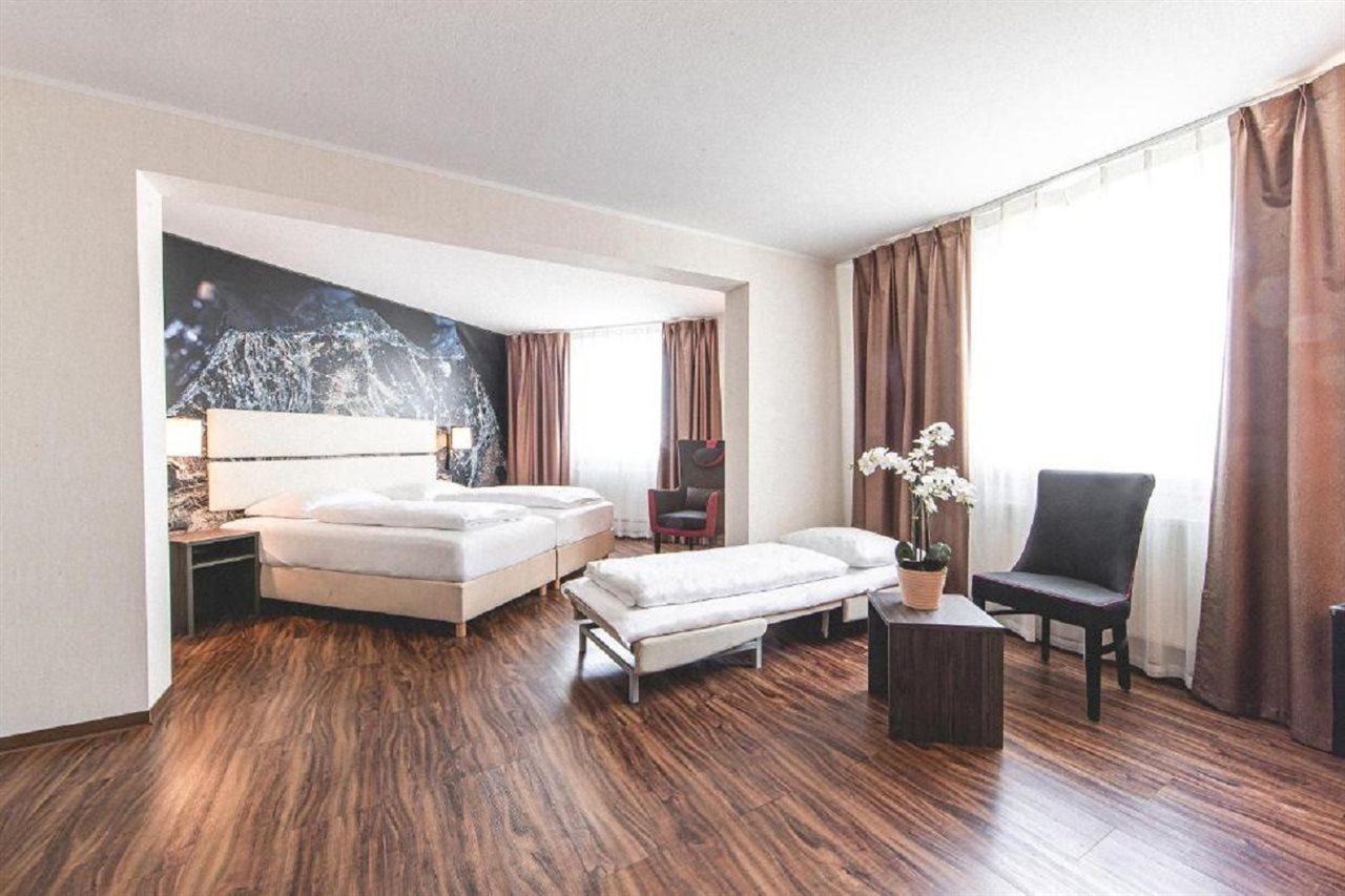 Plaza Hotel Hanau Bagian luar foto