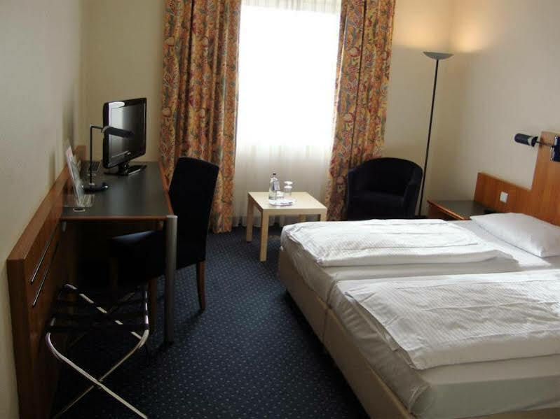 Plaza Hotel Hanau Bagian luar foto